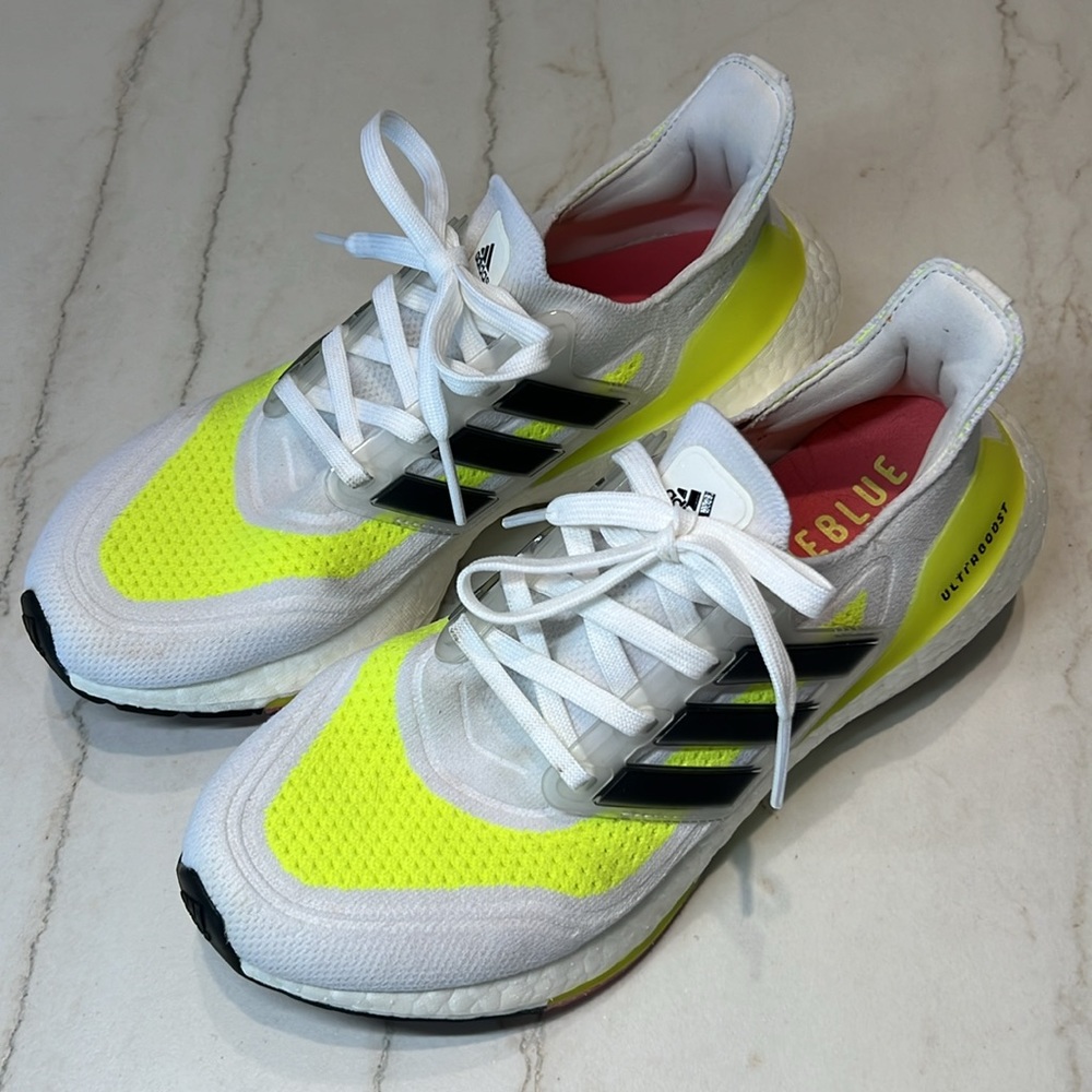 Adidas Ultraboost (Size 7.5) - Picture 4 of 8